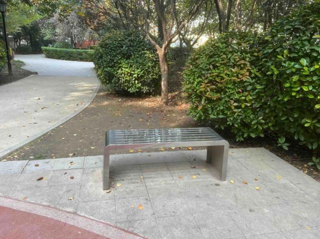 公园适老化方面这些做得还不错但还有改进空间pg模拟器试玩华商报记者走访了12座城市(图23)