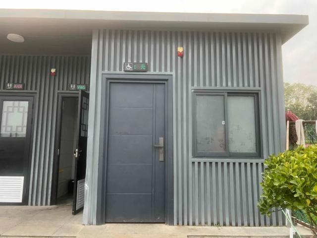 公园适老化方面这些做得还不错但还有改进空间pg模拟器试玩华商报记者走访了12座城市(图19)